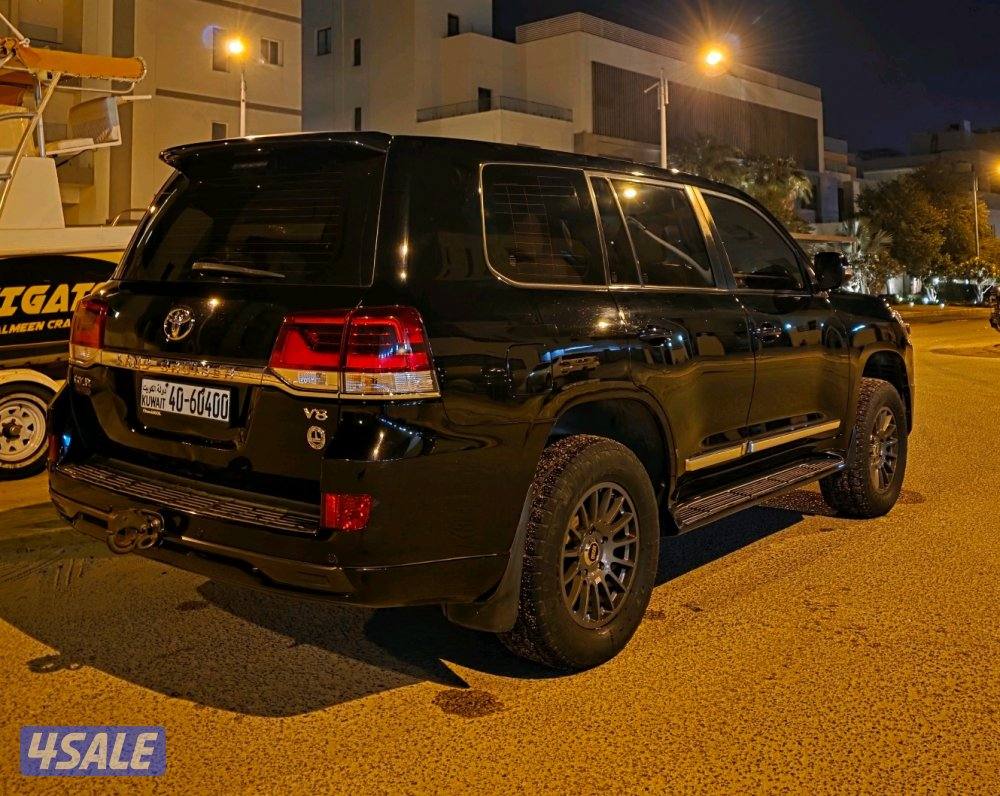 land cruiser 2017 gxr black edition lc200 لاند كروزر ٢٠١٧ بلاك ايدشن0
