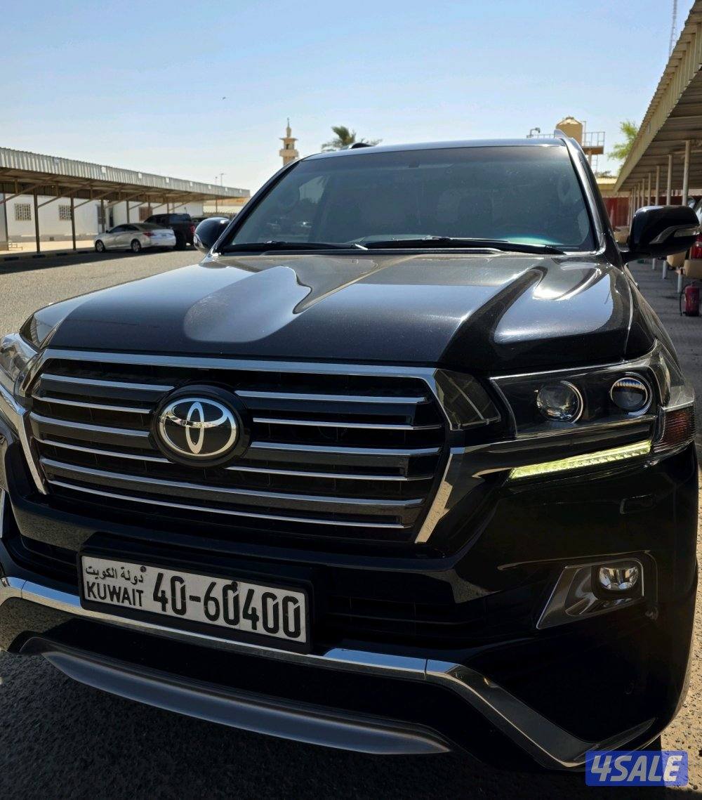 land cruiser 2017 gxr black edition lc200 لاند كروزر ٢٠١٧ بلاك ايدشن2