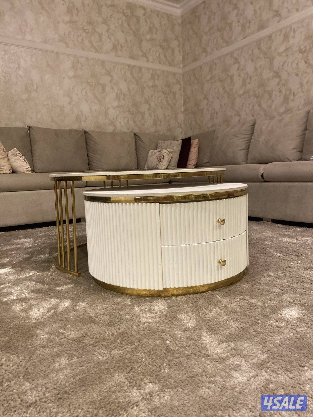 للبيع طاولة مع ادراجة  لتواصل واتساب1