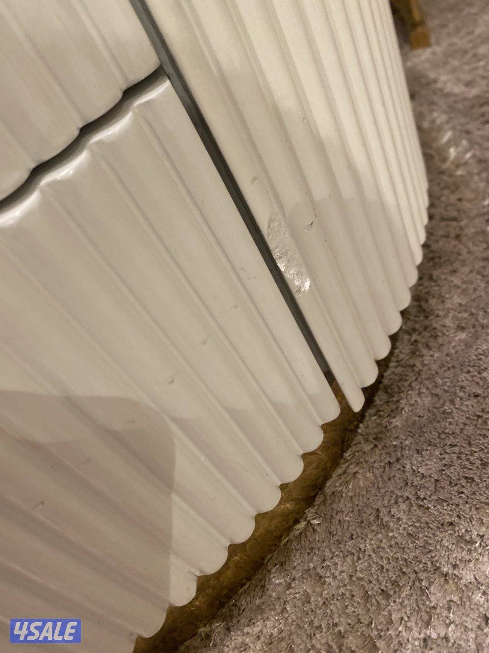 للبيع طاولة مع ادراجة  لتواصل واتساب2