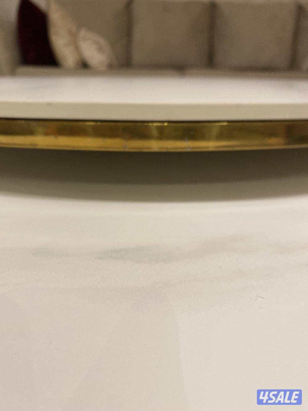 للبيع طاولة مع ادراجة  لتواصل واتساب3