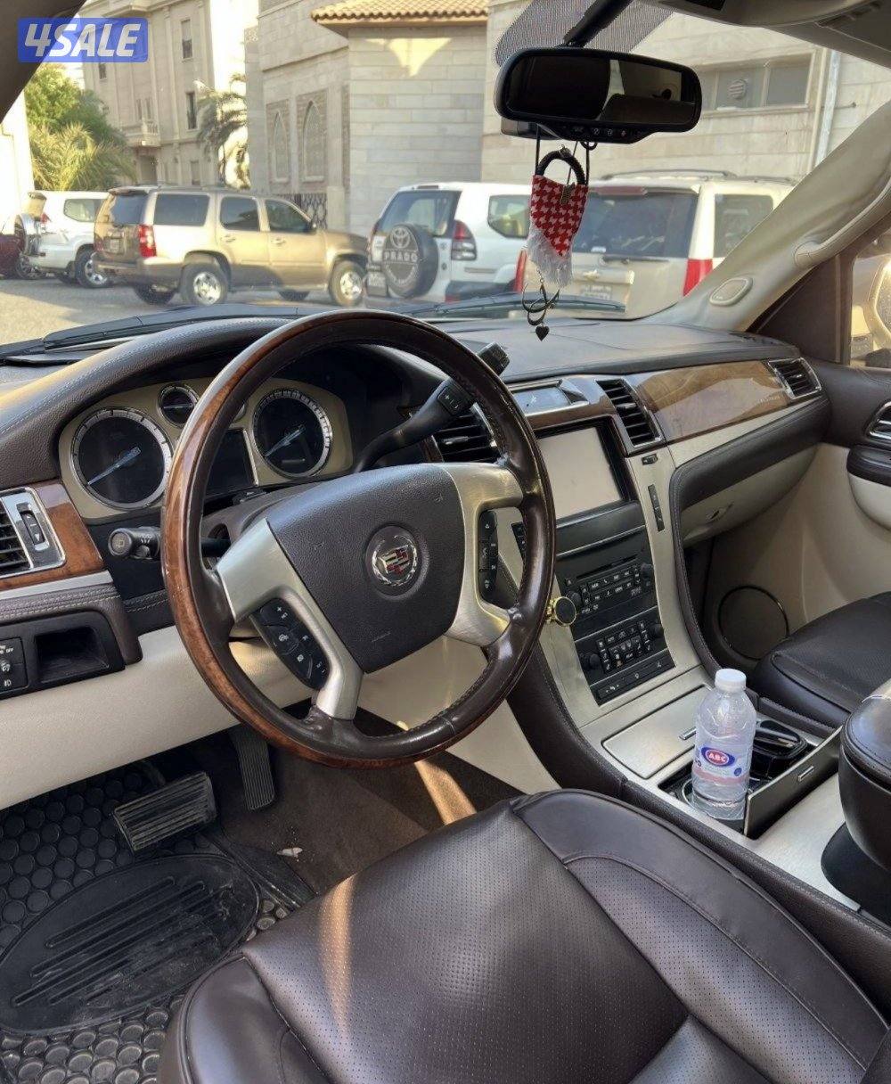 للبيع اسكاليد ٢٠١٢بلااتينيم0