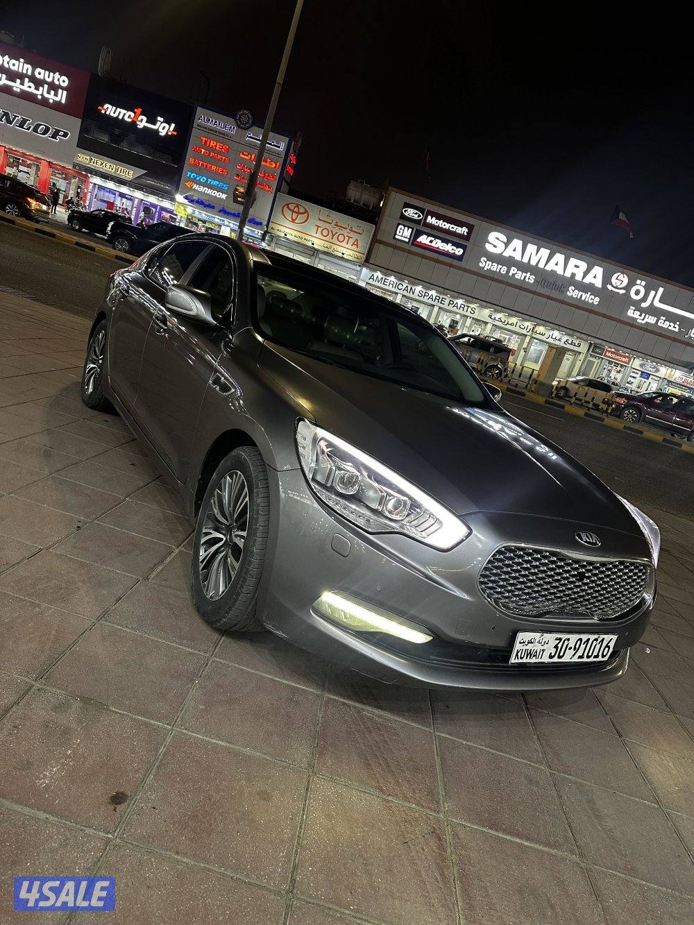 للبيع كيا كوريس vip شرط الفحص بلكامل1