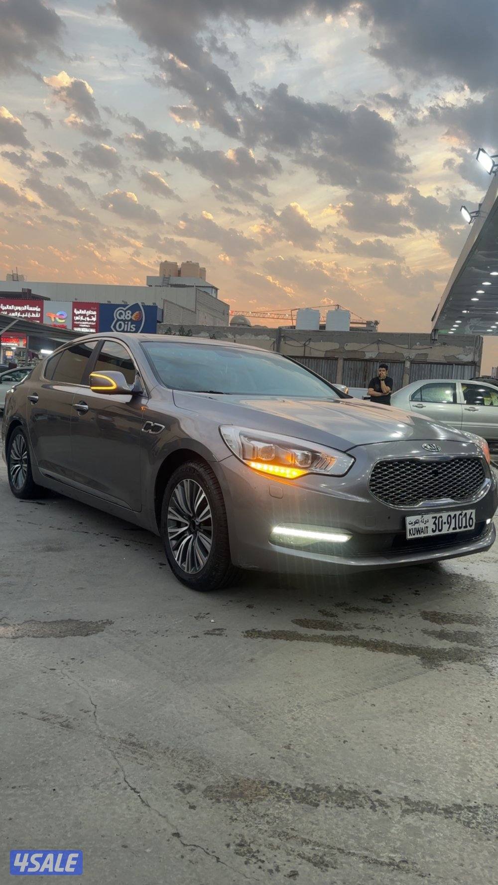 للبيع كيا كوريس vip شرط الفحص بلكامل0