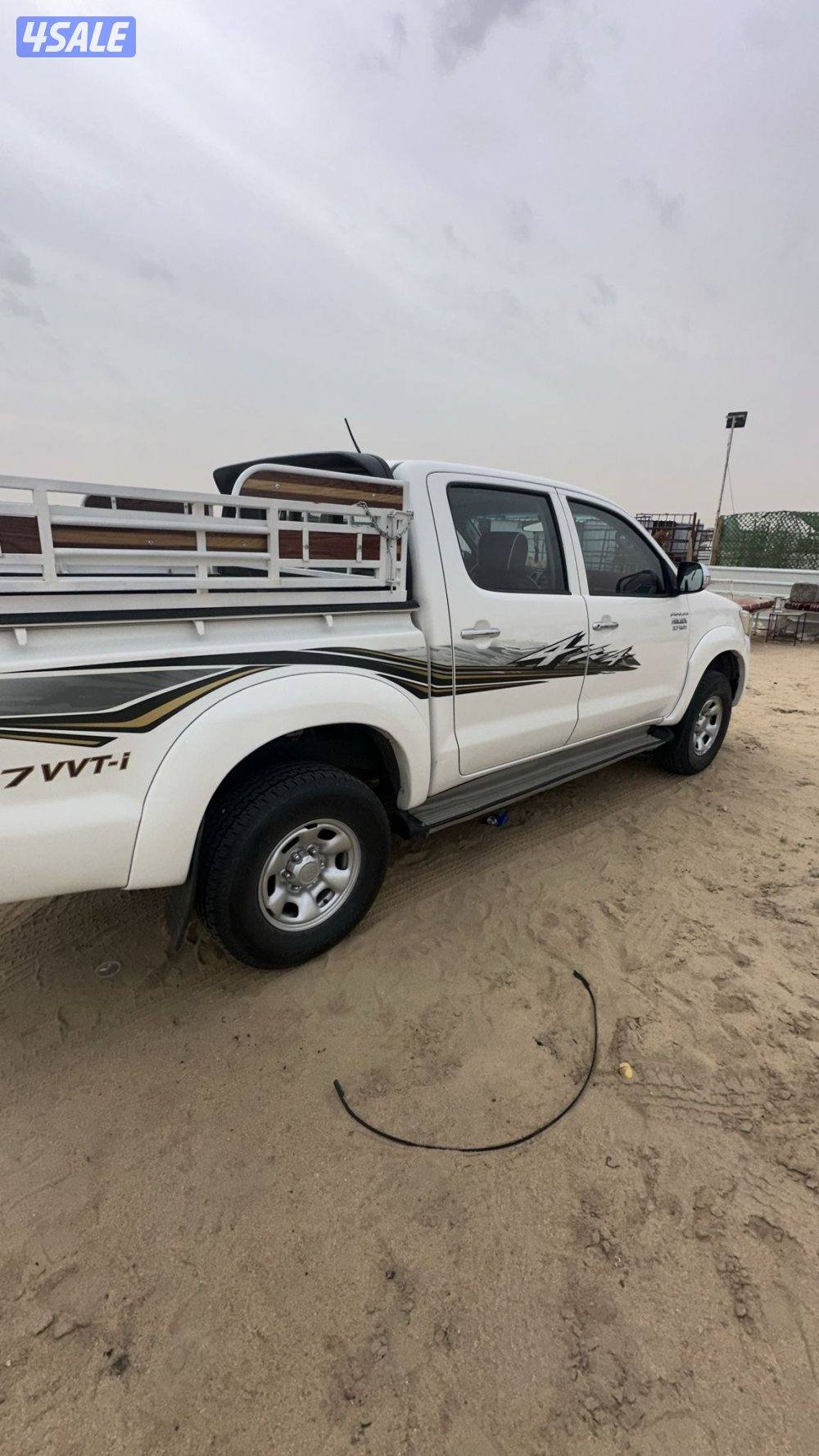 البيع هايلكس مديل ٢٠١٣شرط الفحص جير مكينه شاصي البدي قطعه واحده0