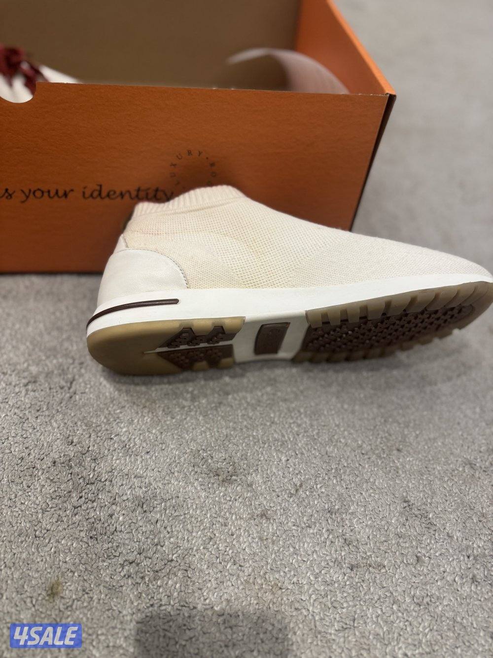 للبيع جوتي لو ربينا نظيف بحاله الجديد1