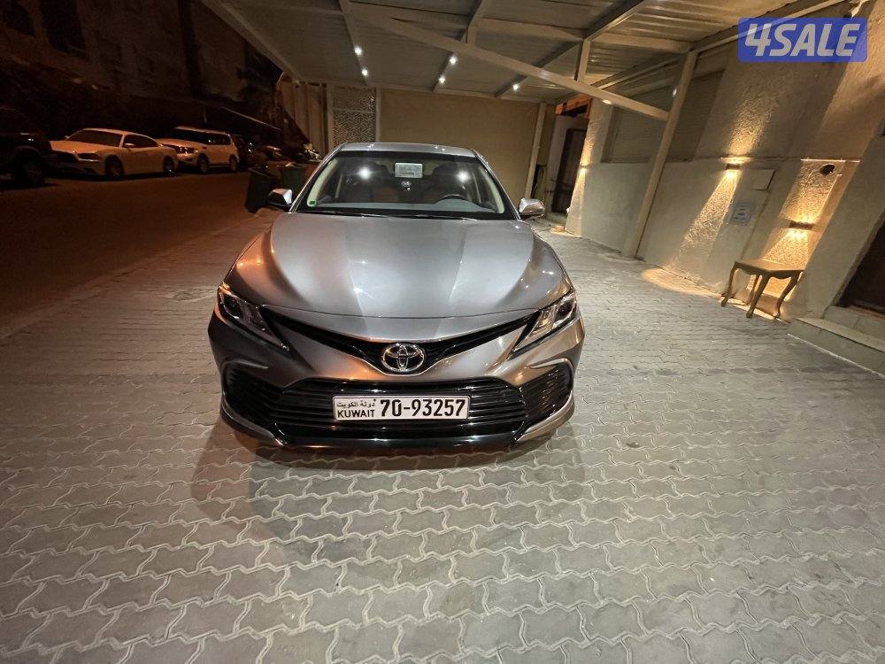 كامري LE 2024 بحالة الوكاله ماشي 43 الف1