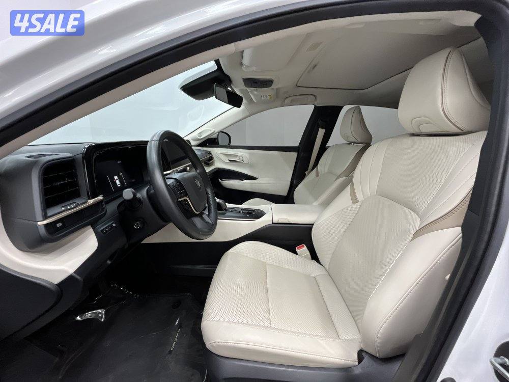 TOYOTA CROWN HYBRID4