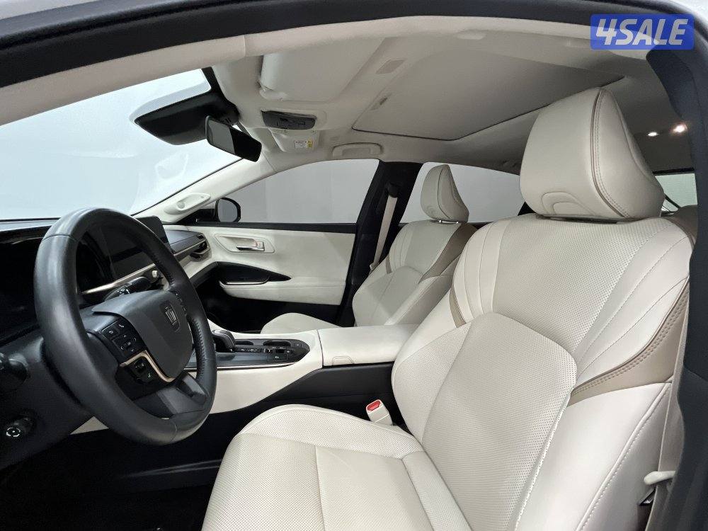 TOYOTA CROWN HYBRID5