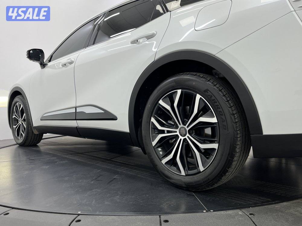 TOYOTA CROWN HYBRID9