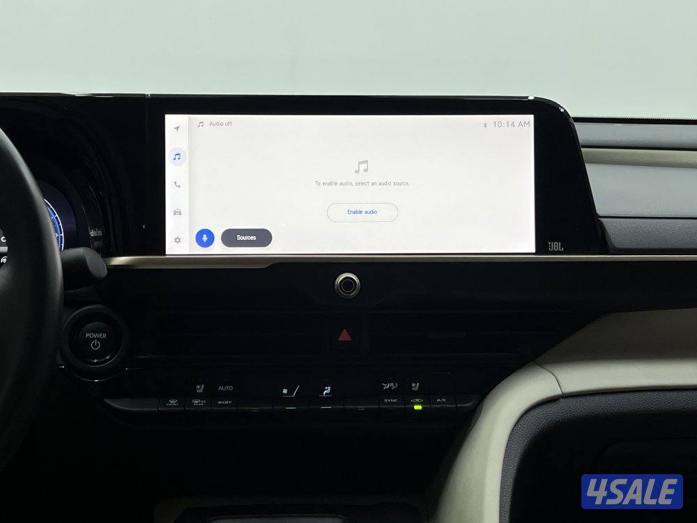 TOYOTA CROWN HYBRID13