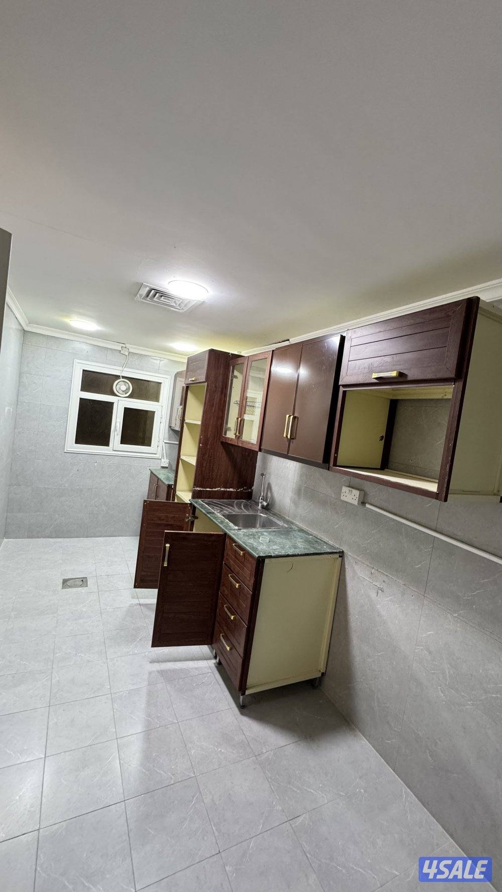 شقة للايجار في بيت سكني للمتزوجين فقط5