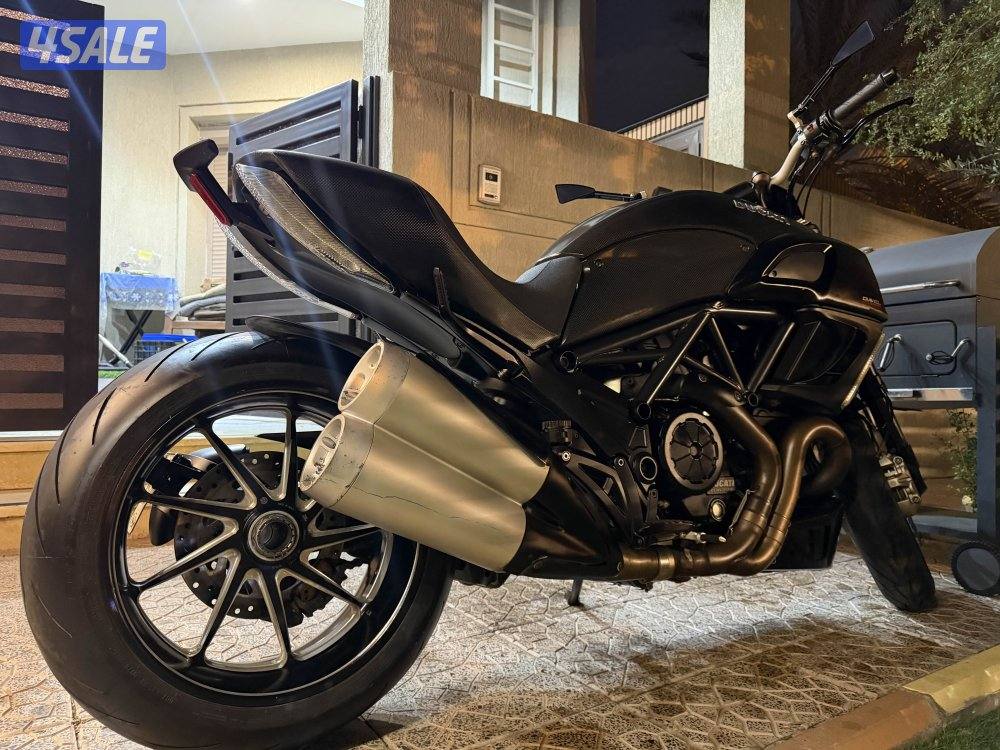 للبيع او للبدل دوكاتي ديافيل مخزن1