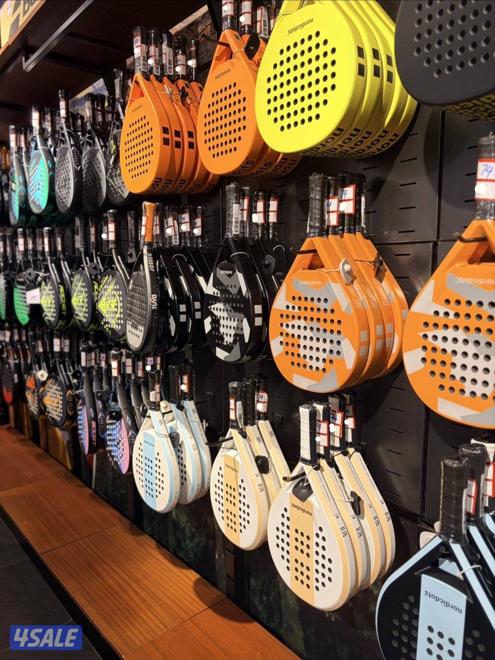 Clearance of new original rackets  تصفية مضارب جديدة اصلية0