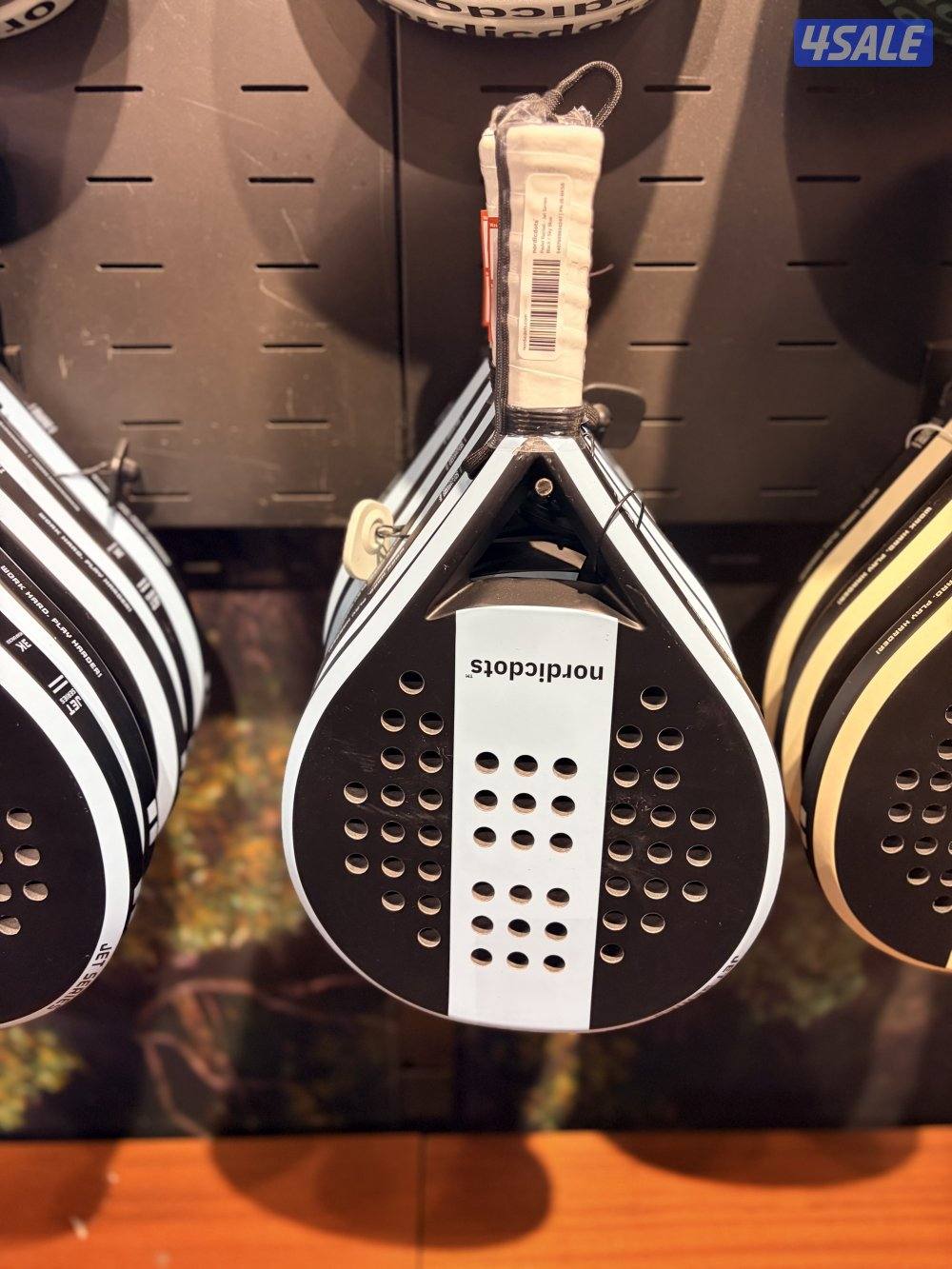 Clearance of new original rackets  تصفية مضارب جديدة اصلية5