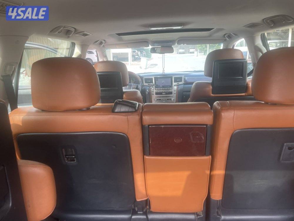 للبيع. لكزس الدرجه الاوله  موديل 2012 ماشي5608