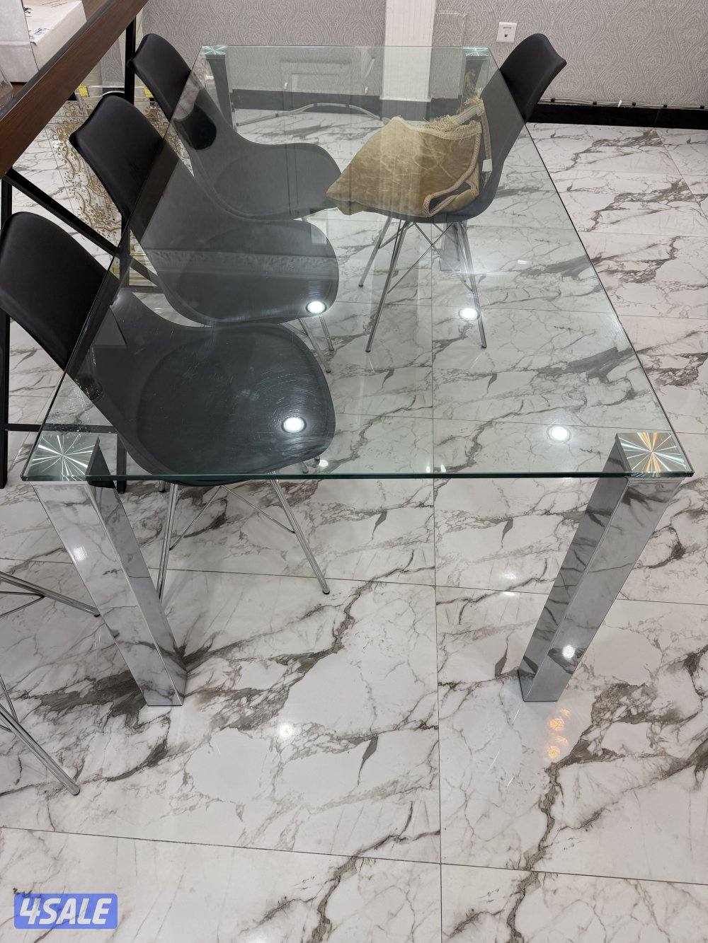 طاوله طعام من صفاه الغانم على السوم0