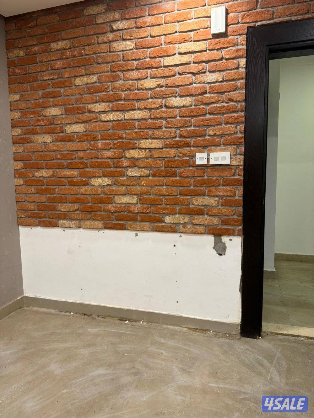 للايجار شقة في مجمع سكني الدور ٨ ٣ غرف وحده ماستر وغرفة للخدم مع حمام15