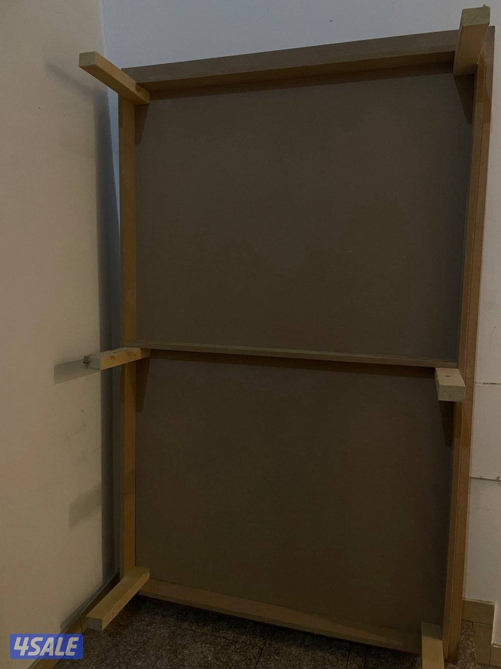 سرير ايكيا نفر و نص. السعر10دك Ikea bed. Price 10KD2