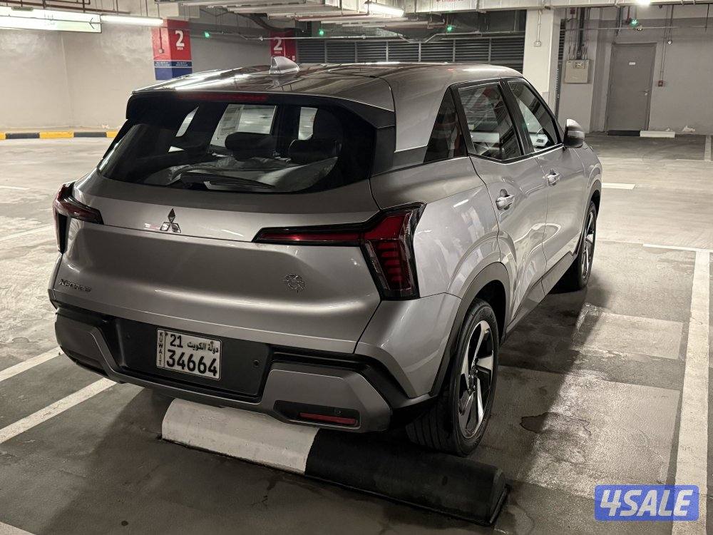 سياره متسوبيشي اكس فورس الجديده اعلى فئه3