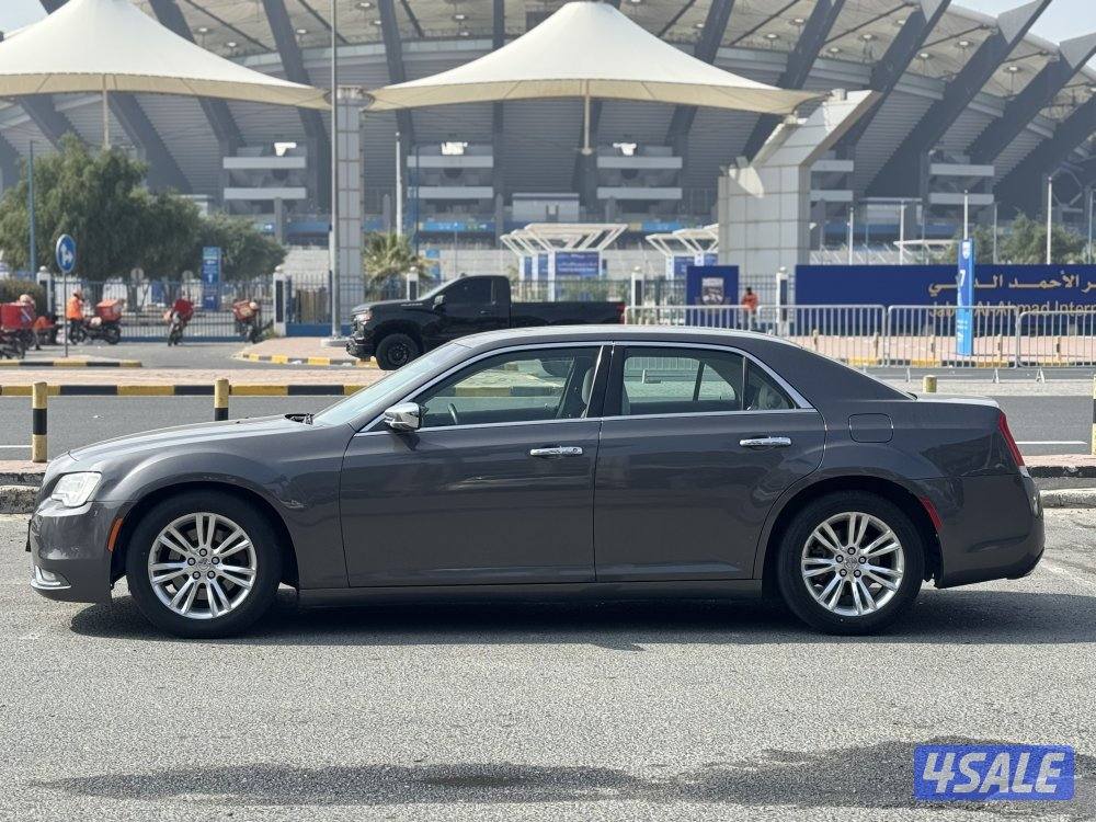 للبيع كرايزلر 2019 وكالة الملا0