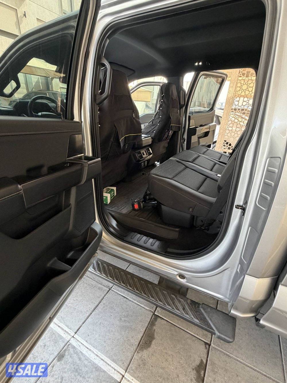 للبيع وانيت F150 FX4 موديل 2022 غمارتين وارد الغانم4