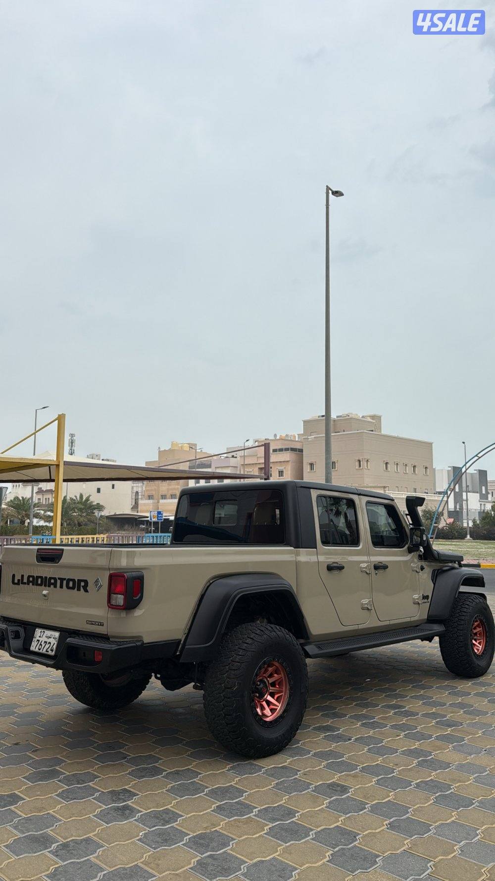 للبيع قلاديتر 20203