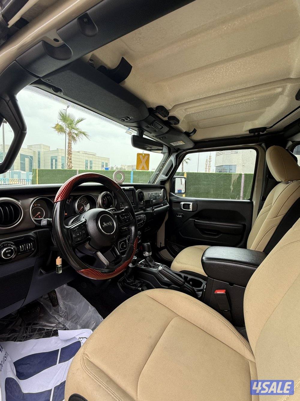 للبيع قلاديتر 20206