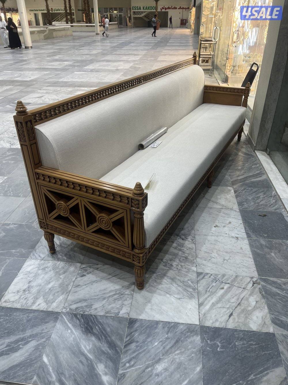 الفروانيه الضجيج مجمع غاليرا باب٢/٥محل قصر روفان ارضى بجوار بو خمسين ل8