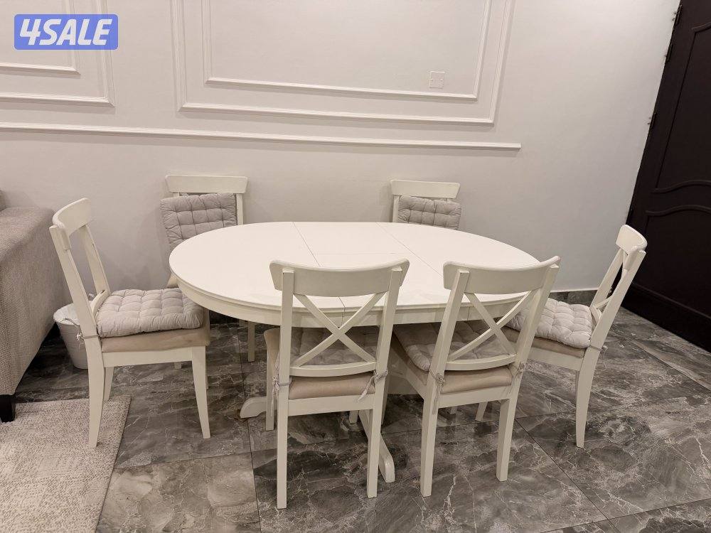 طاولة طعام مع 6 كراسي0