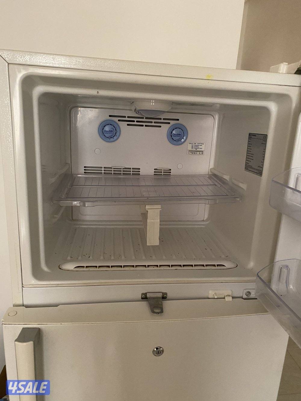 ثلاجة بحالة جيدة0
