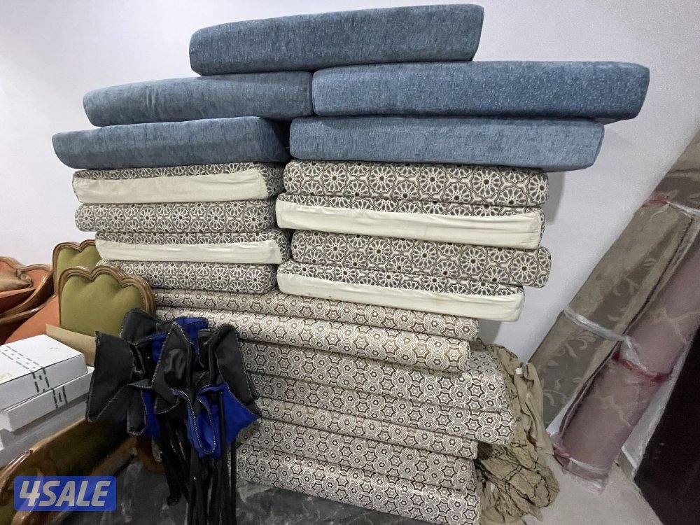 بيعة سريعة جلسات ارضية نظااف كاملين مع التكايات،،،،،،،،،،،،،0