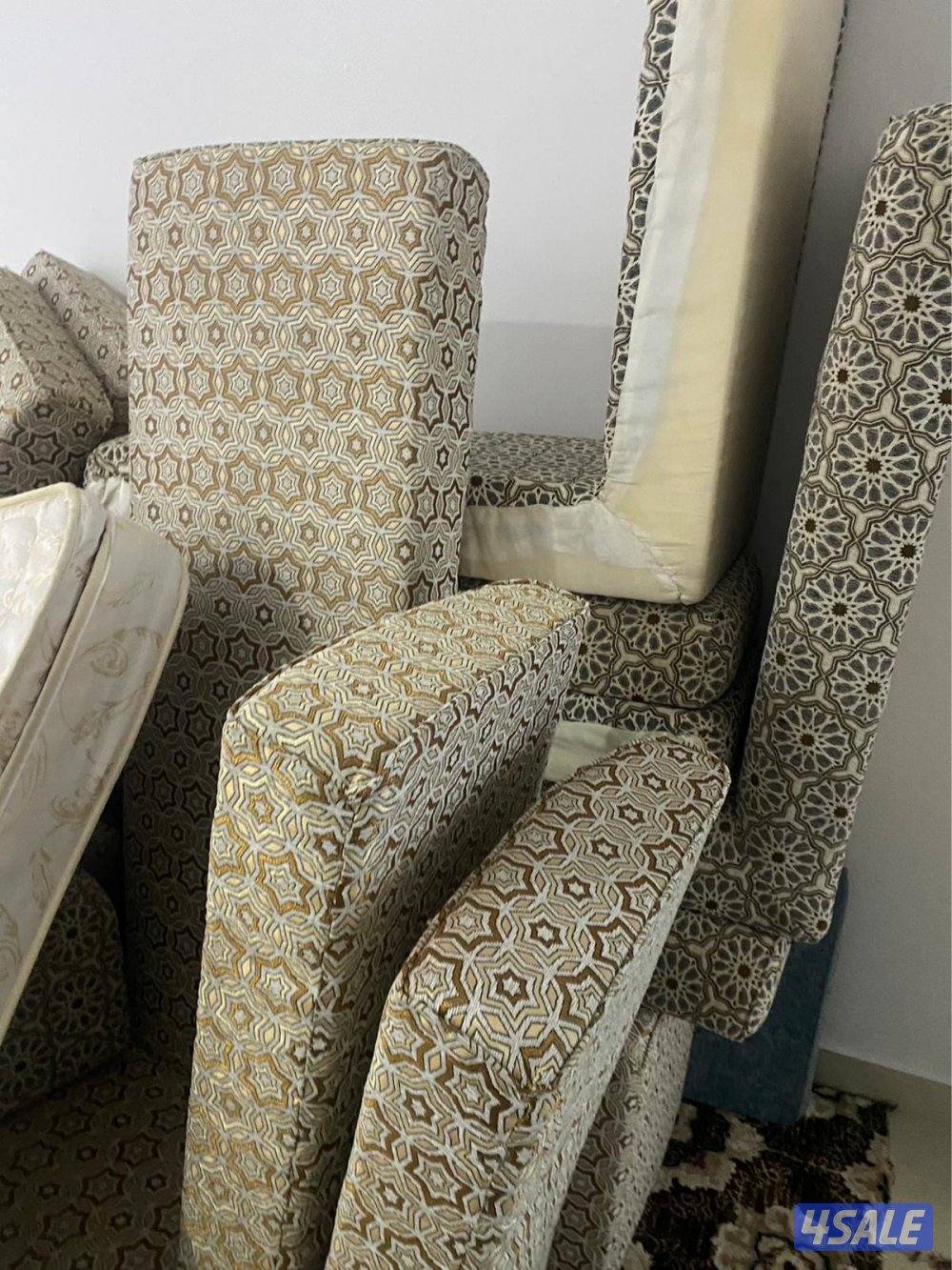 بيعة سريعة جلسات ارضية نظااف كاملين مع التكايات،،،،،،،،،،،،،3