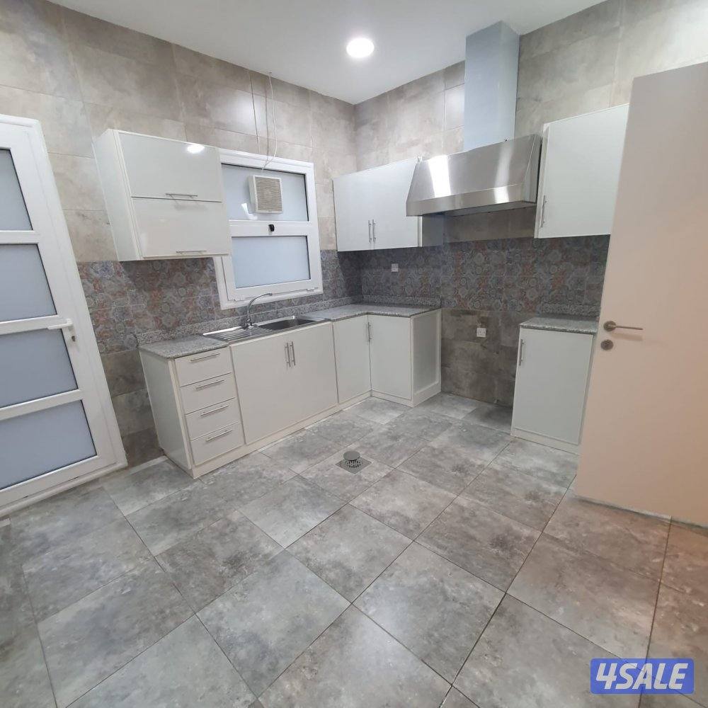 للإيجار بصباح شقتين جديدة ومكاتب تجارية بحولي6