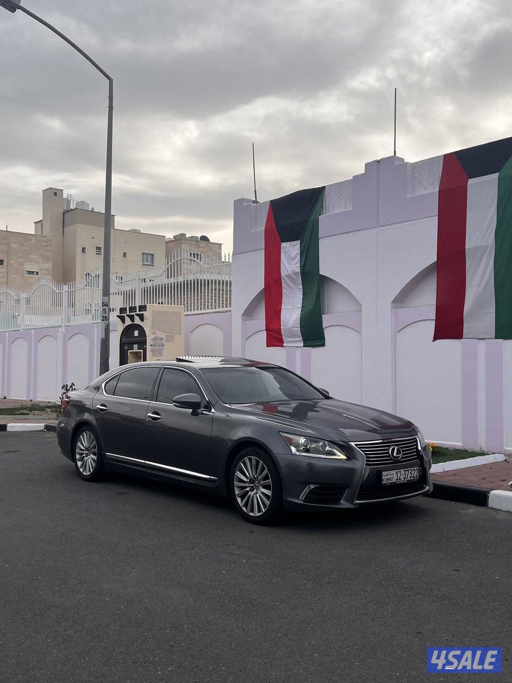 لكزس الساير بحالة الوكالة لارج اعلى درجة0