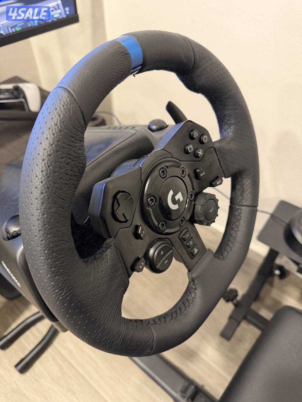 للبيع سكان وقير logitech g923 مع كرسي gamax نظاف جدا استعمال شهرين فقط2