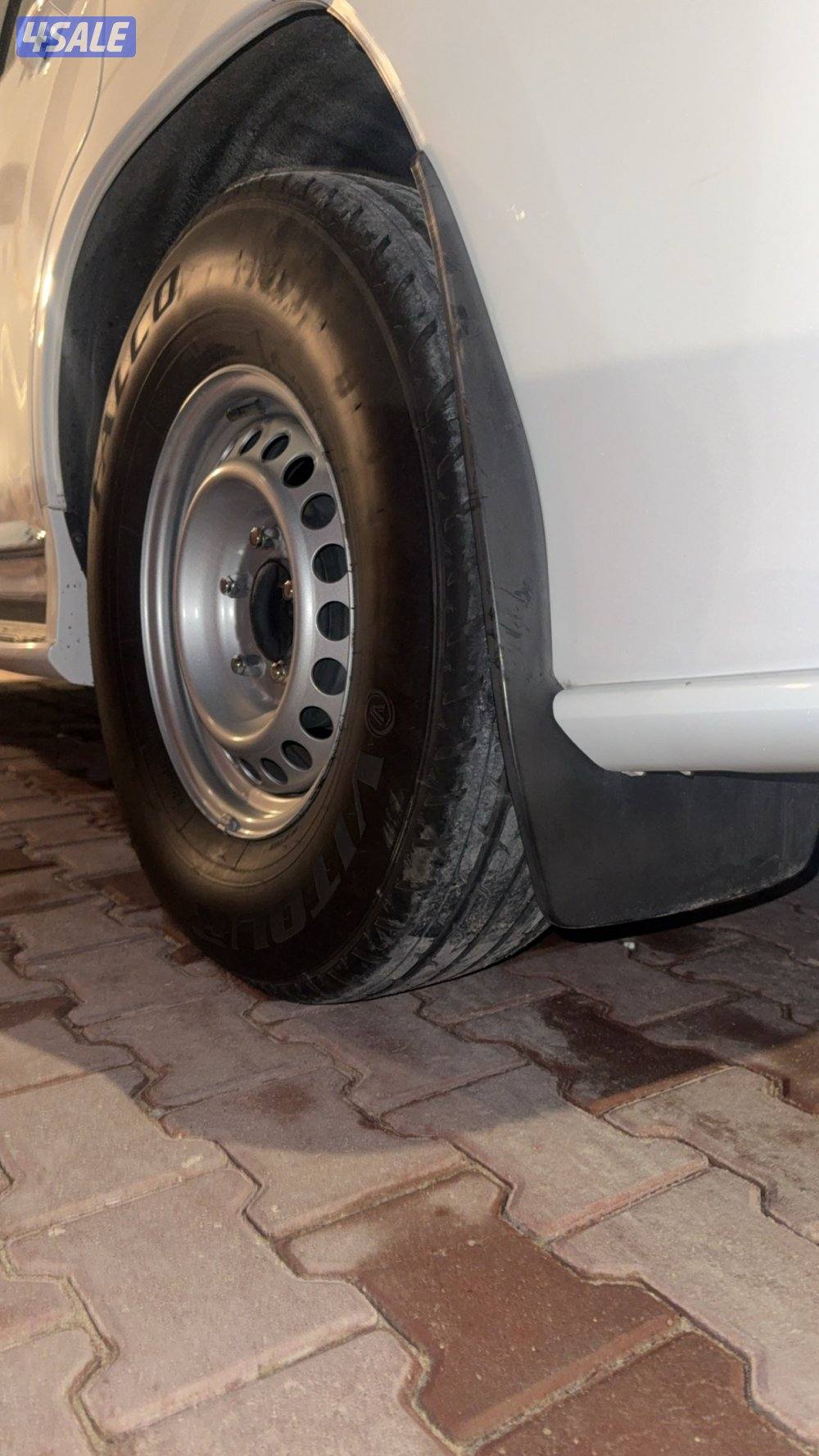 للبيع حجم 174