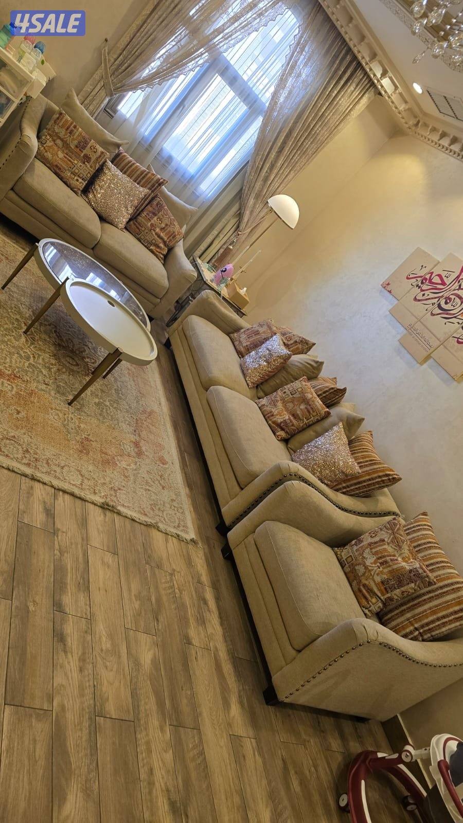 صالة (غرفة معيشة) مستعملة1