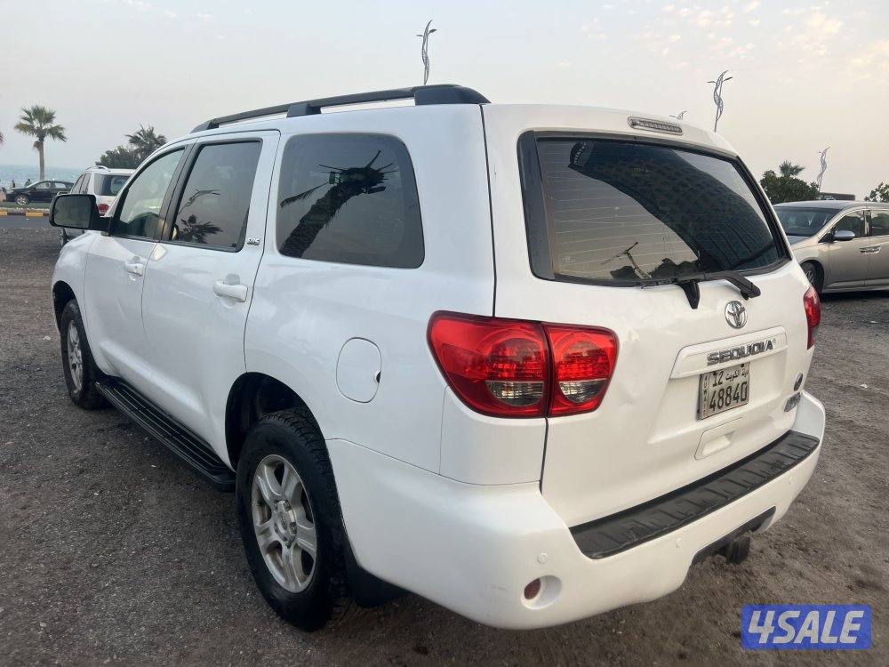 سيكوييا 2013 فتحه تحكمات بحاله ممتازه وشرط الفحص جير مكينه شاصي8