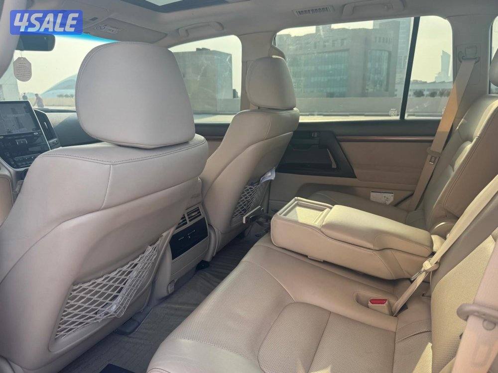 للبيع لاندكروزر GXR 2018 /V85