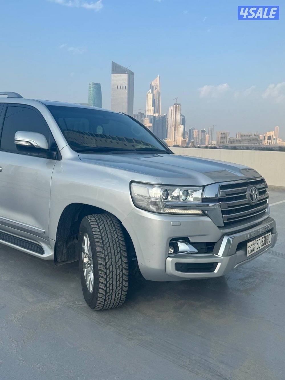 للبيع لاندكروزر GXR 2018 /V811