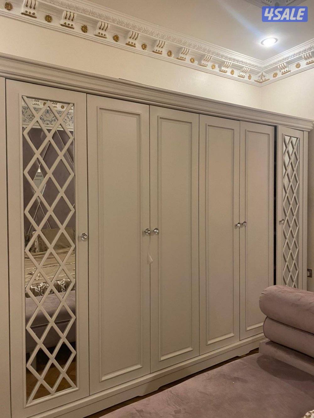 للبيع غرفة نوم كبيرة ونضيفة2