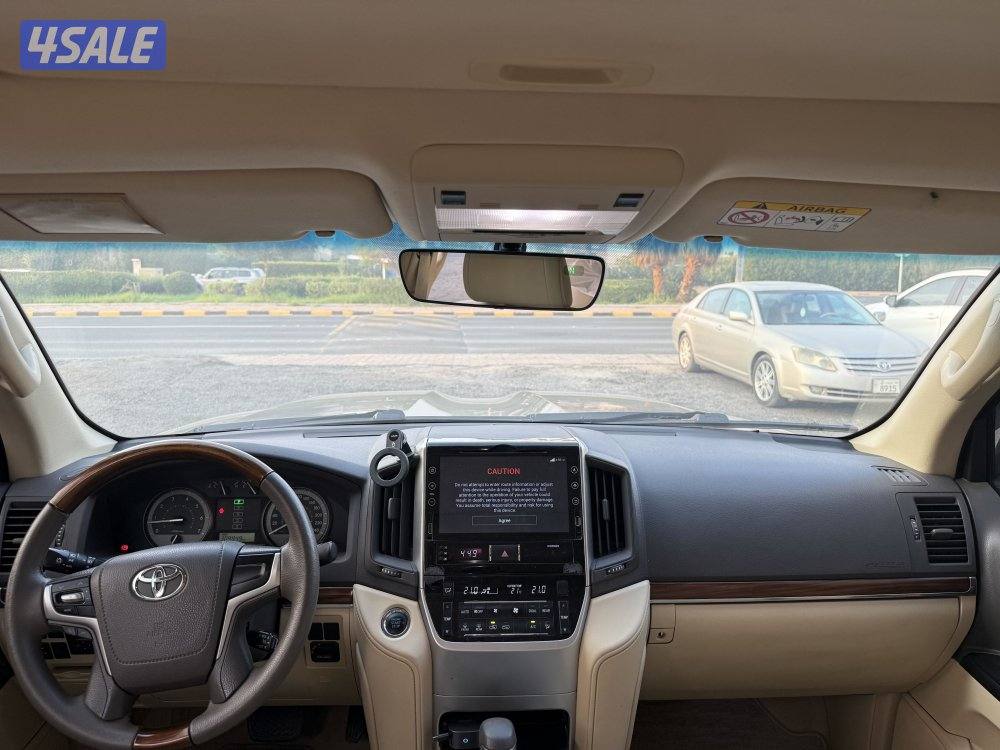 لاند كروزر موديل 20162