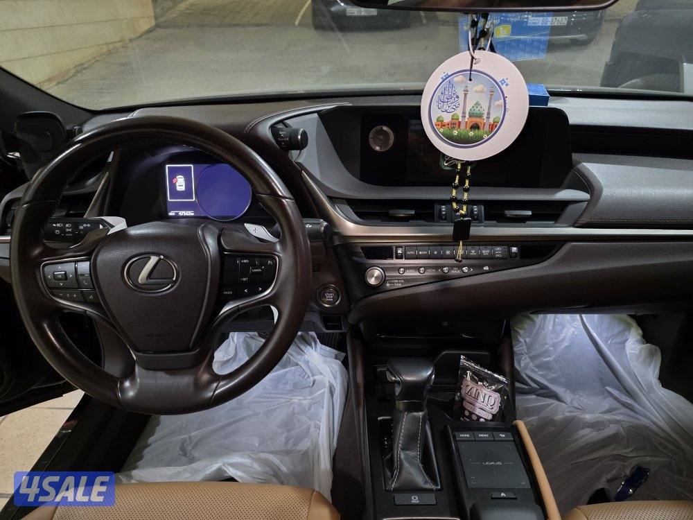 لكزس ES350 تحت الكفاله موديل 2021
وكاله الكويت  
تحت الكفاله 
ماشي ٤٧1