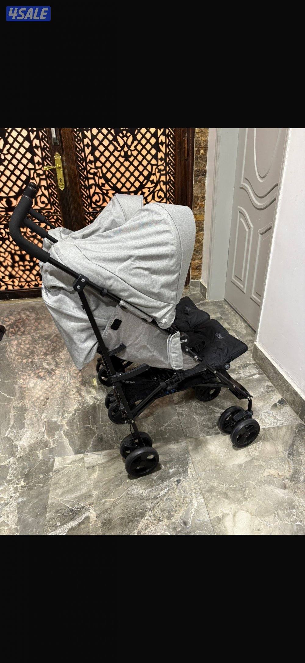 للبيع عربانه طفلين1