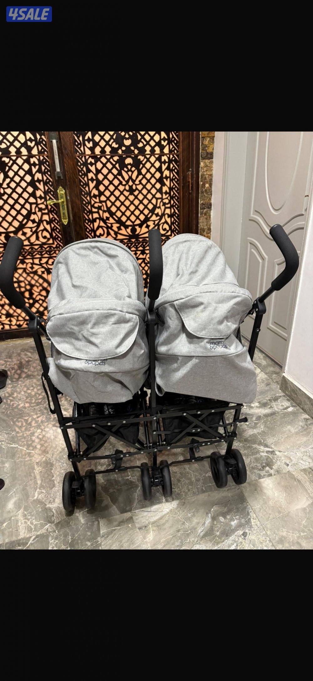 للبيع عربانه طفلين2