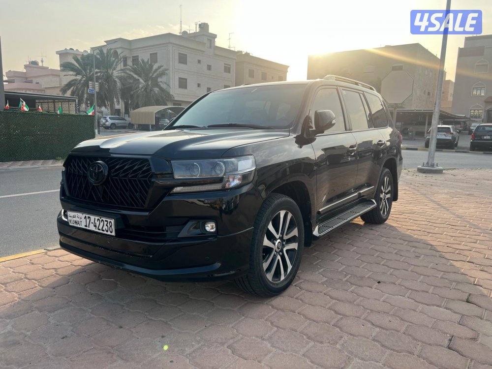 للبيع تويوتا لاندكروزر جراند تورنغ0