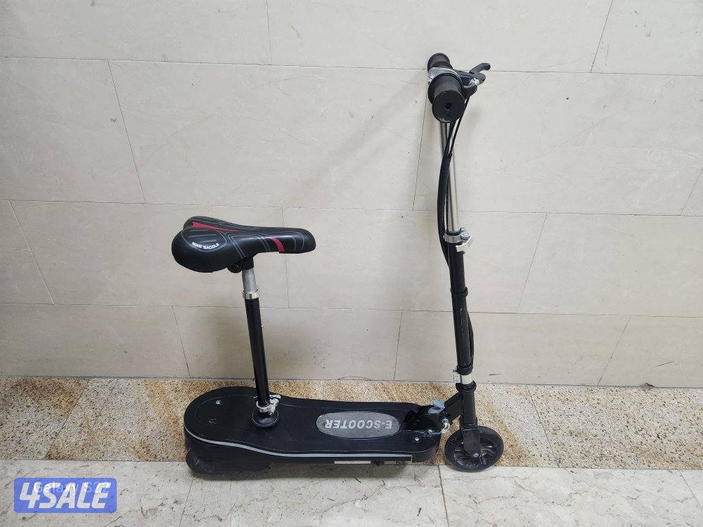 إسكوتر كهربائي بحالة ممتازة – عملي ومريح3