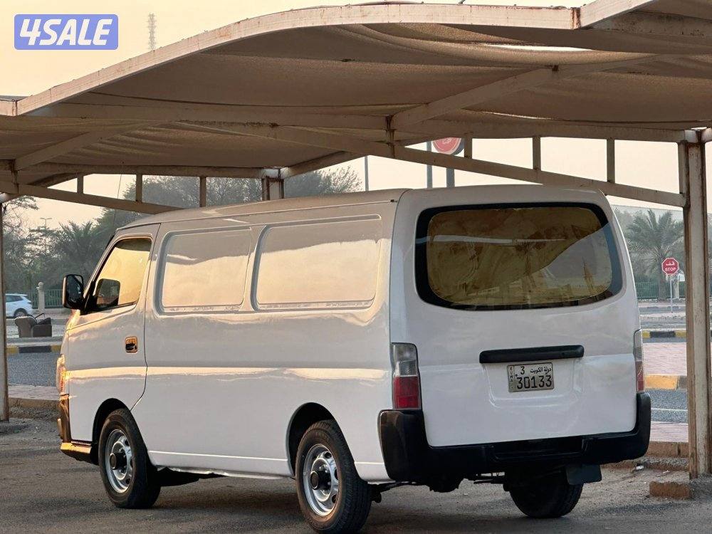 نيسان اورفان مقفل / 20082