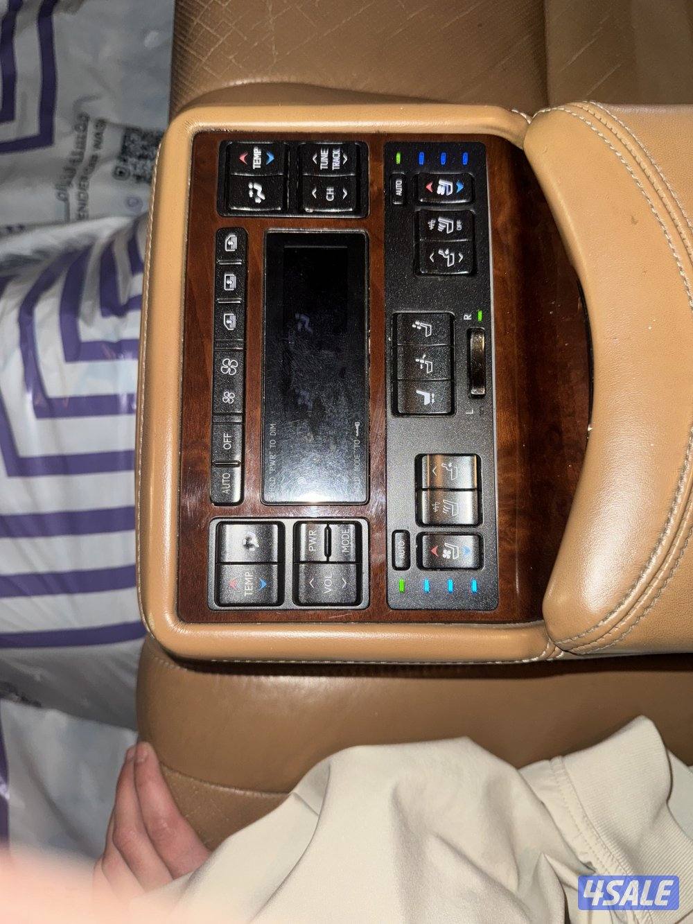 لكزس 2013ممشى266 الف نظيفه حيل لايدق الى الصامل3